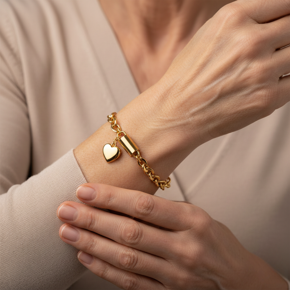 ELEGANT GOLD-PLATED HEART CHARM BRACELET