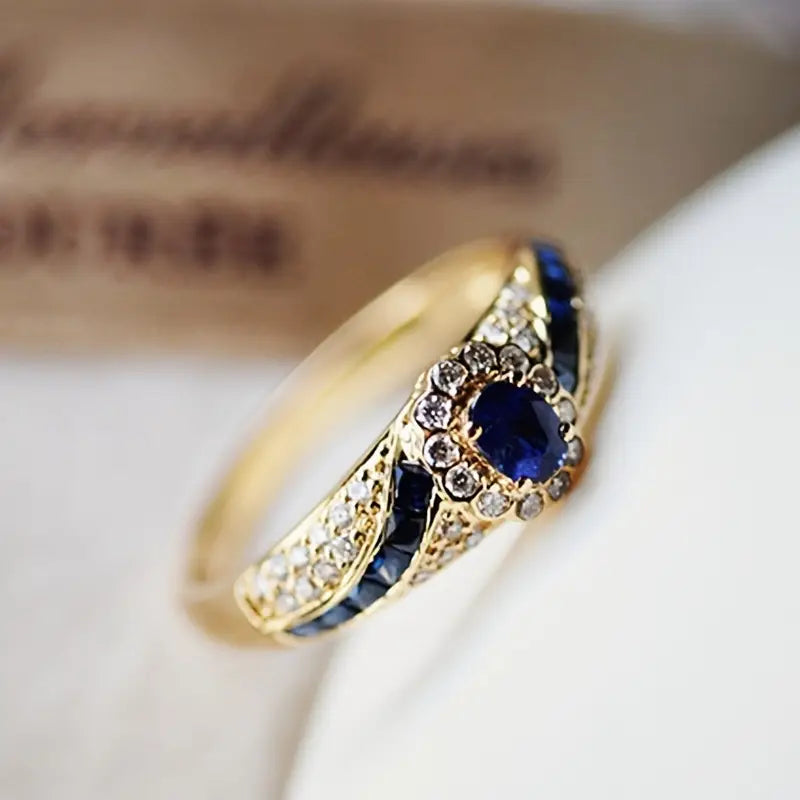 VINTAGE SAPPHIRE GOLD RING