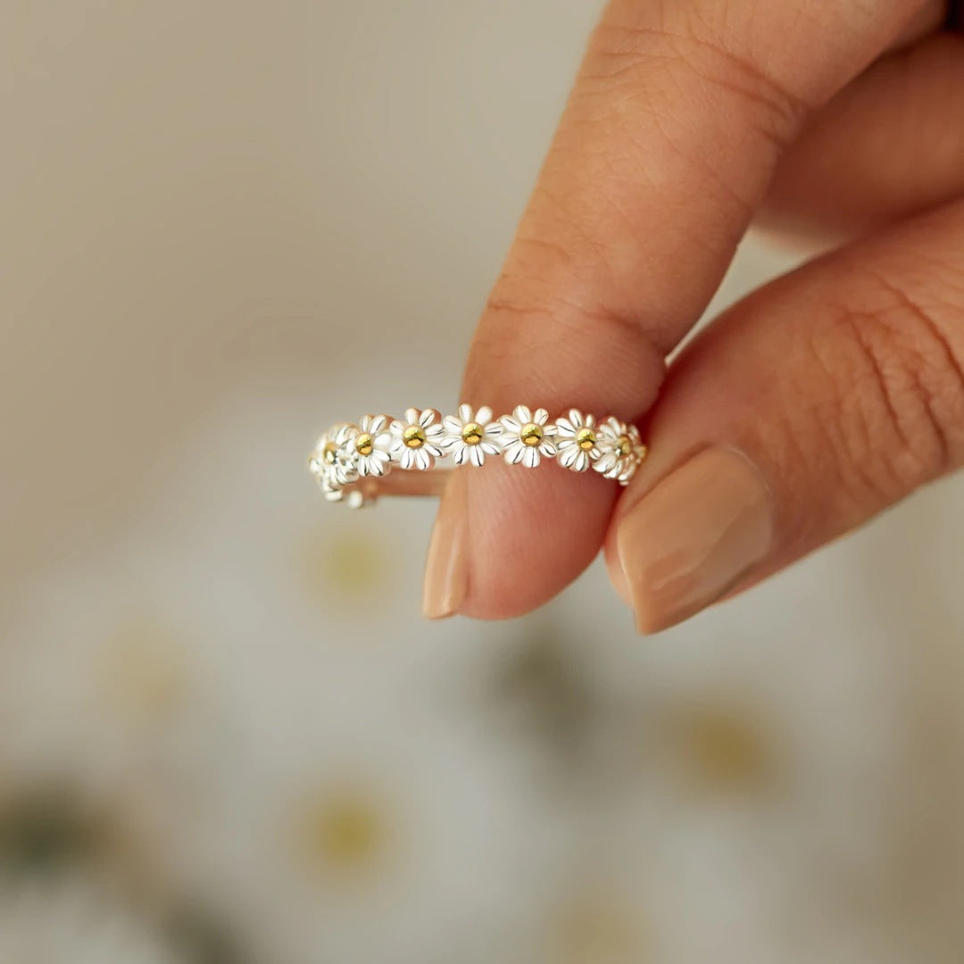 DAINTY DAISY GOLD RING
