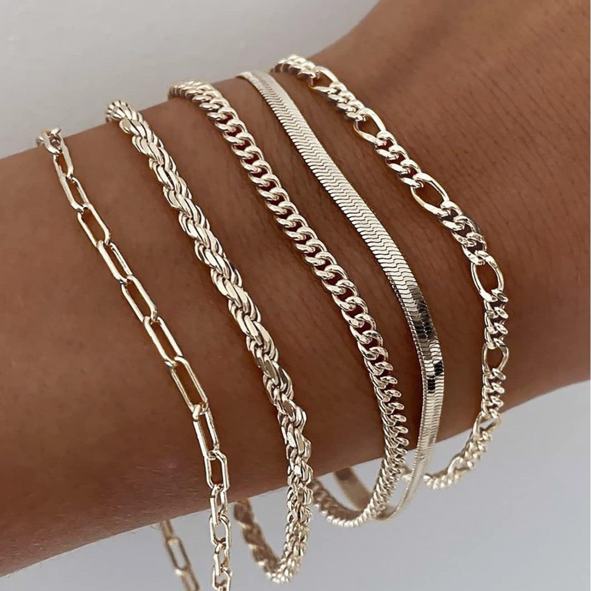 ELEGANT GOLD-PLATED BRACELET SET