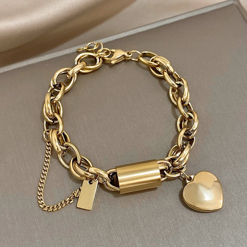 ELEGANT GOLD-PLATED HEART CHARM BRACELET