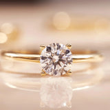 ELEGANT GOLD-PLATED SOLITAIRE RING