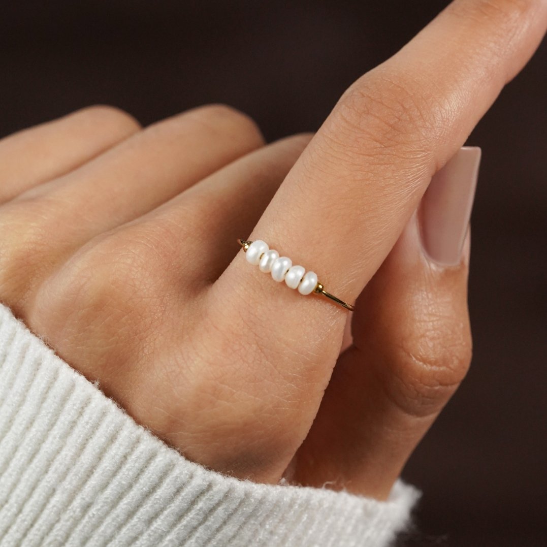 FRESHWATER PEARL DELICATE GOLD RING