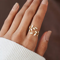 GOLDEN LEAF ELEGANCE RING
