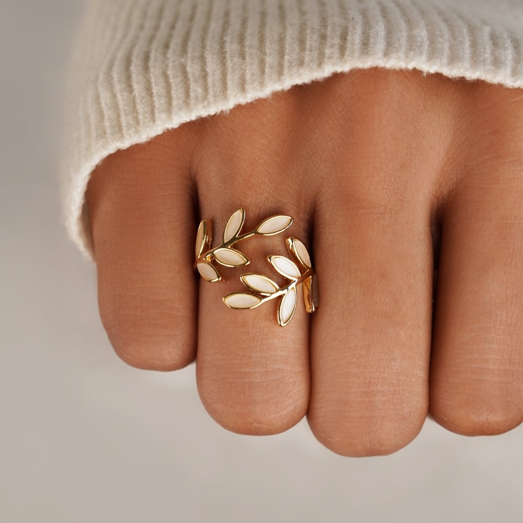 GOLDEN LEAF ELEGANCE RING