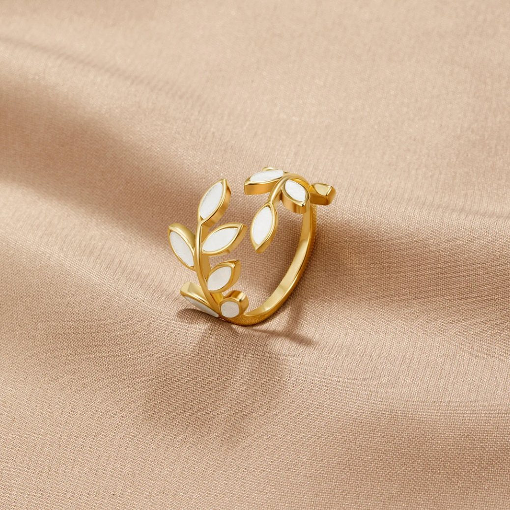 GOLDEN LEAF ELEGANCE RING